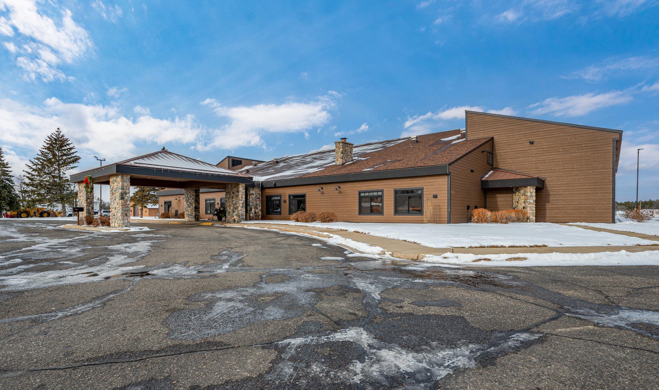 Heartland Inn Hotel exterior
